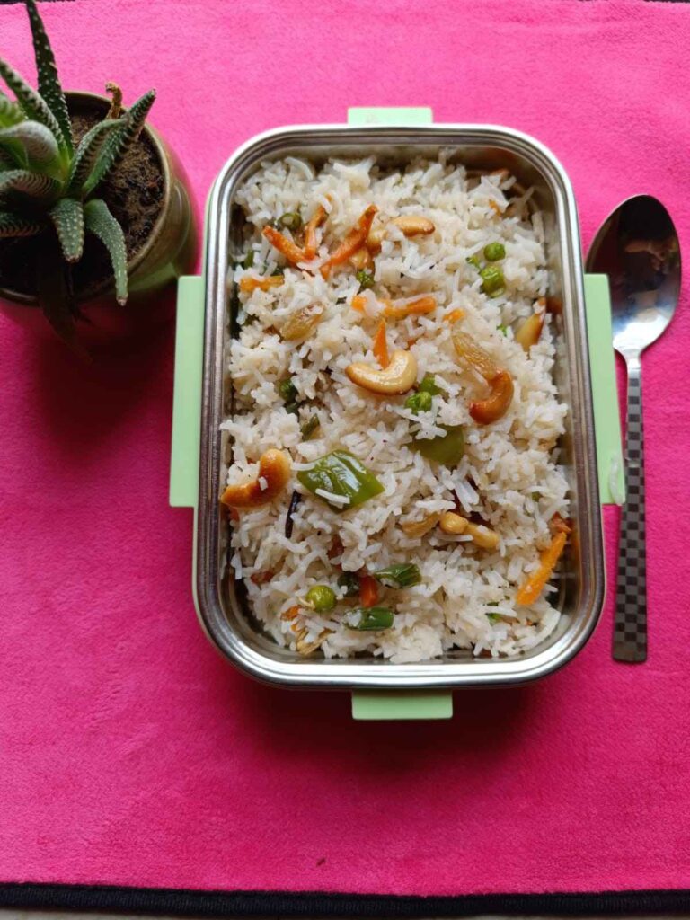 veg fried rice showing in a container